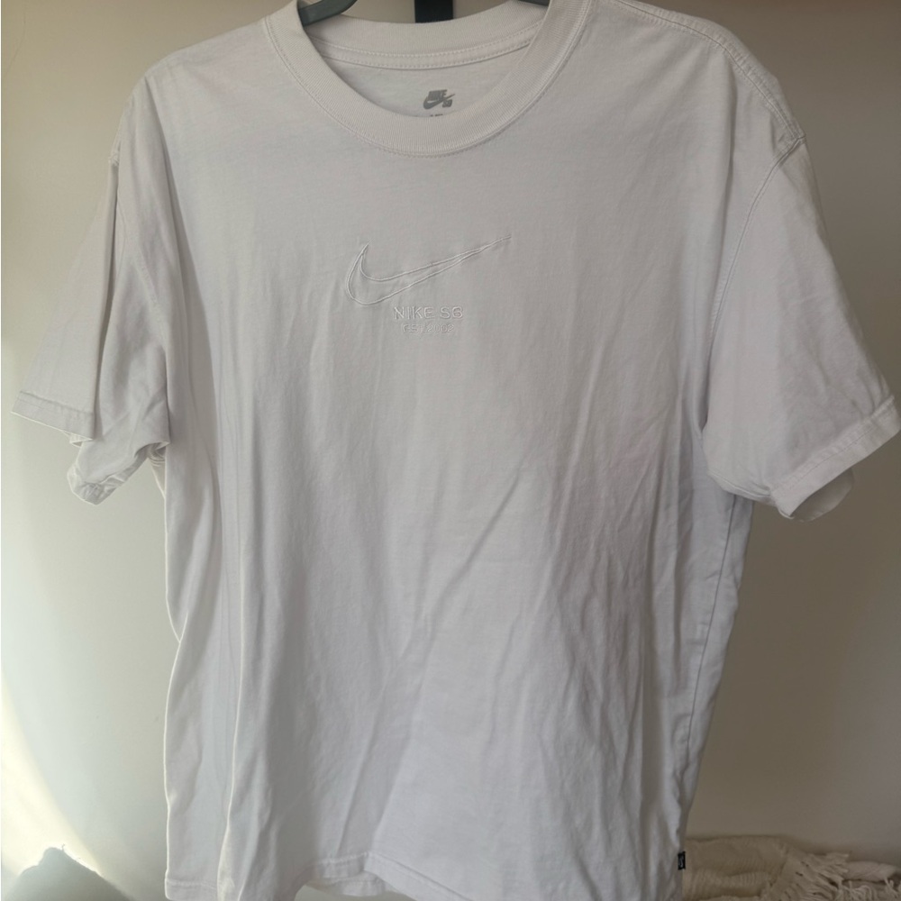 Nike Men's White T-Shirt